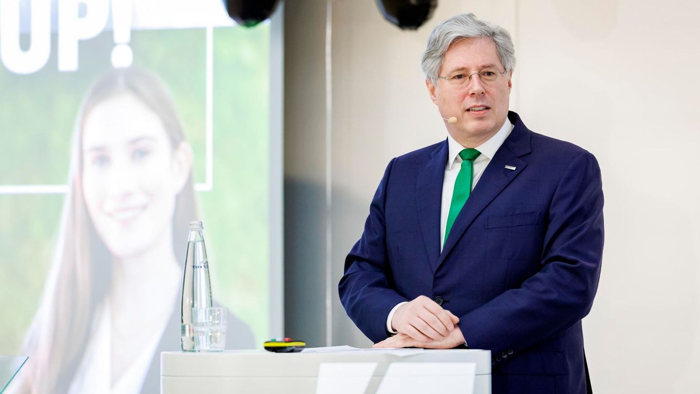 Georg F. W. Schaeffler, Familiengesellschafter und Aufsichtsratsvorsitzender der Schaeffler AG, begrüßte die neuen Auszubildenden.